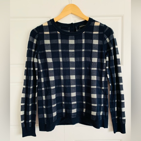 Banana Republic Sweaters - Banana Republic women’s sweater - Small